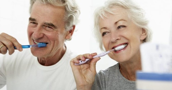 7 CLAVES PARA LA SALUD DENTAL DE LOS ADULTOS MAYORES